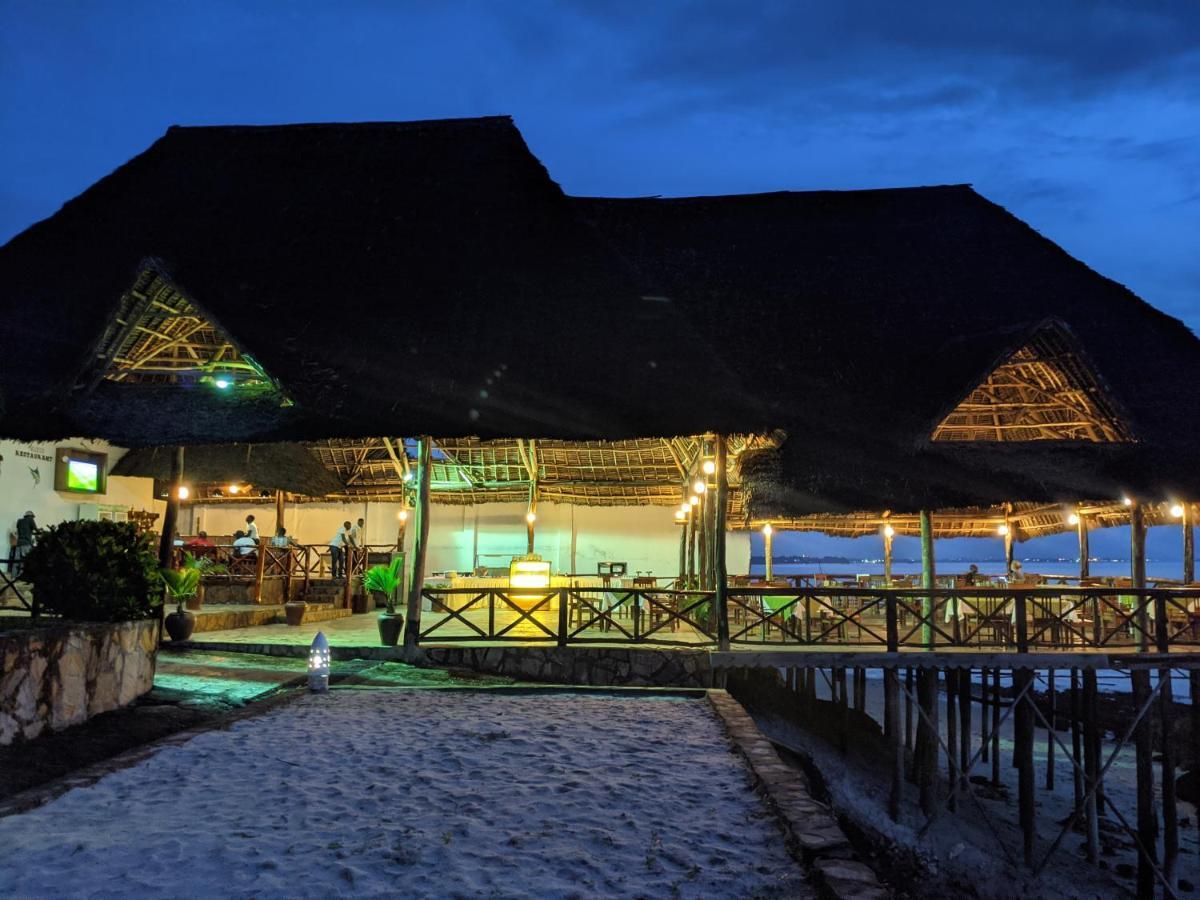 Amaan Ocean Hotel Kihinani Bububu Eksteriør bilde