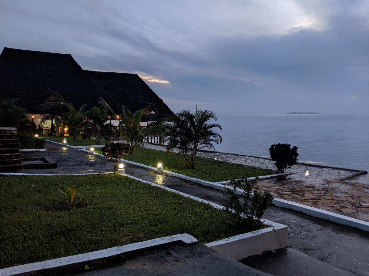 Amaan Ocean Hotel Kihinani Bububu Eksteriør bilde