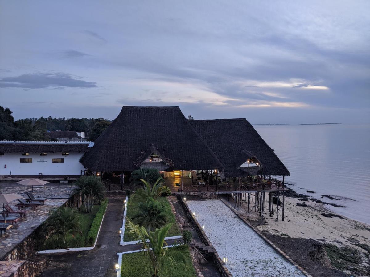 Amaan Ocean Hotel Kihinani Bububu Eksteriør bilde
